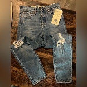 Women’s Levi jeans